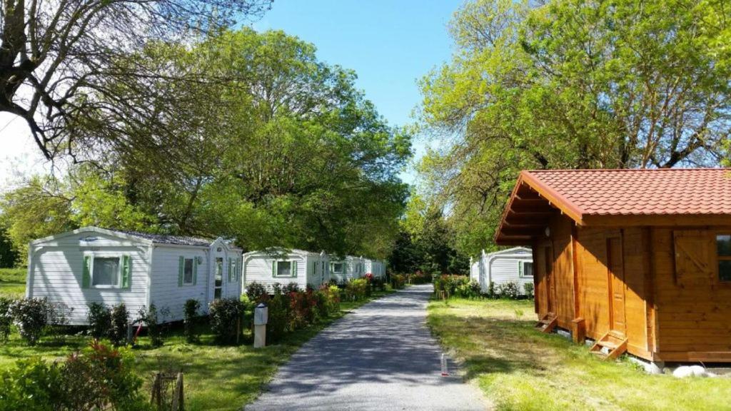 Camping Les 2 Salamandres Arces-sur-Gironde Exteriör bild