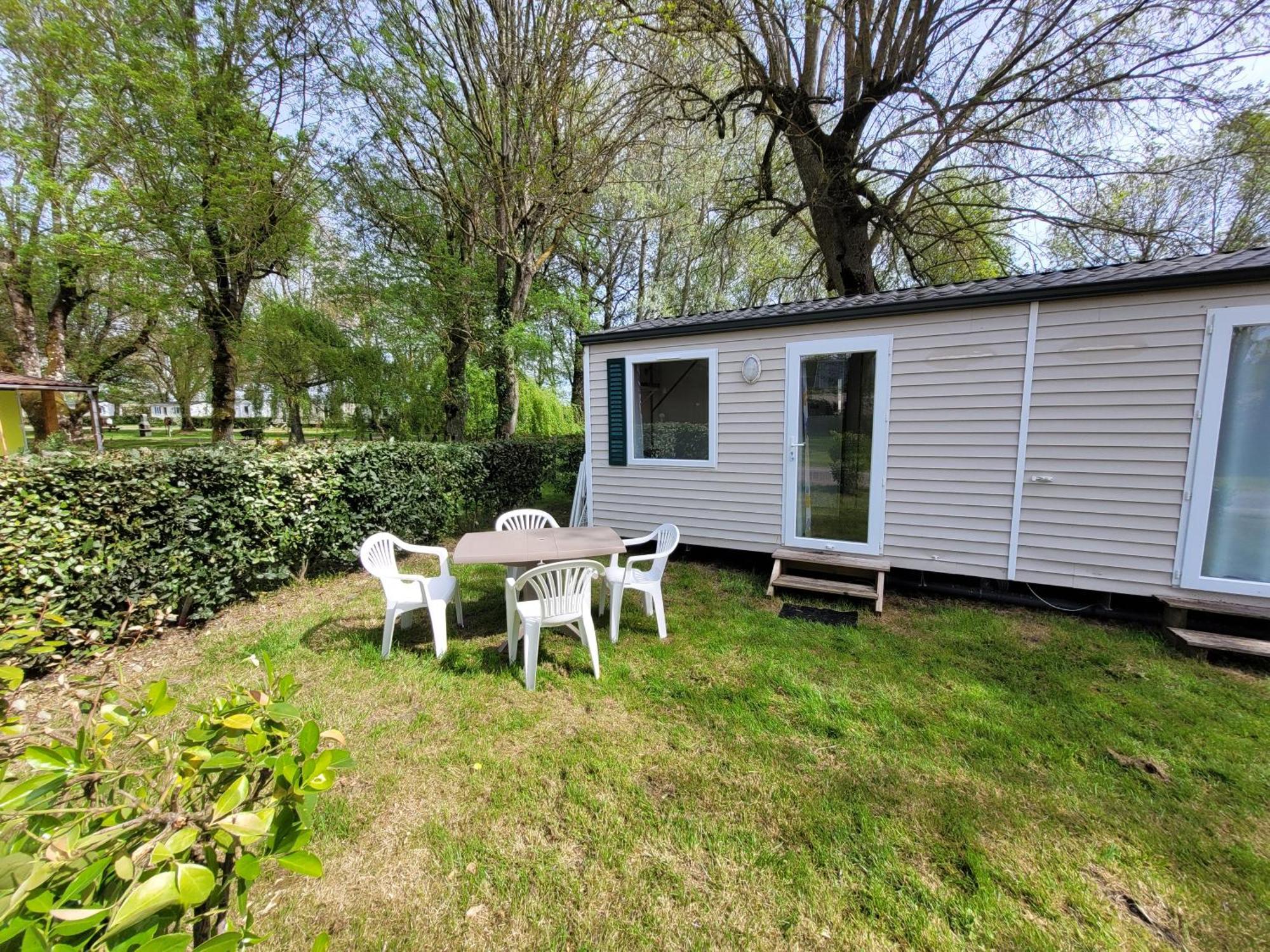 Camping Les 2 Salamandres Arces-sur-Gironde Exteriör bild